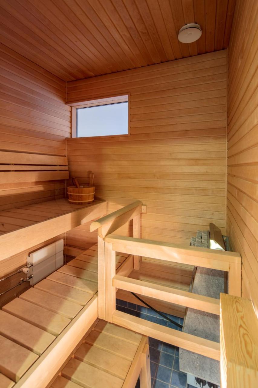 City Center Park View Studio With Sauna And Balcony Lägenhet Helsingfors Exteriör bild